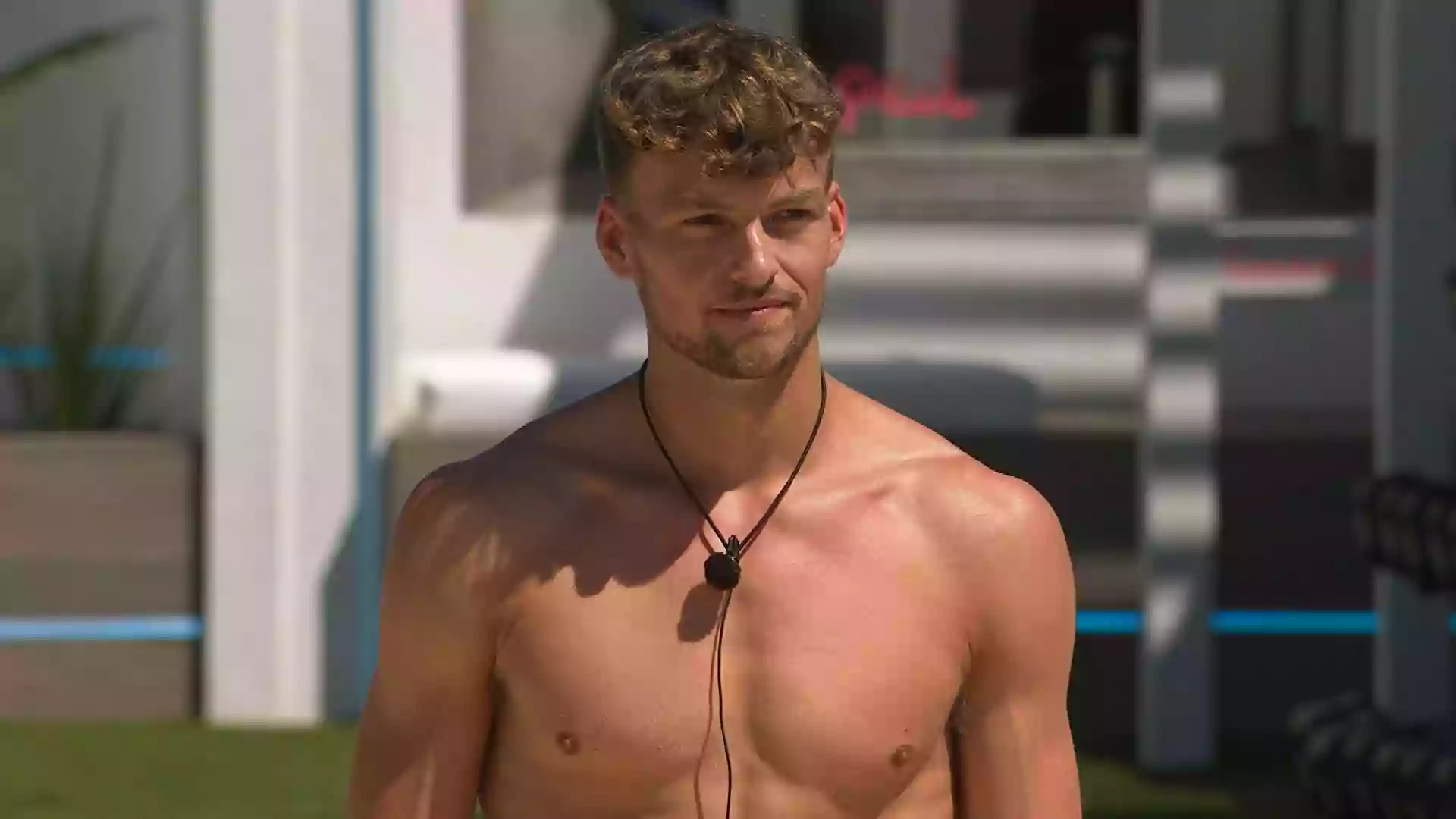 Hugo goes on a recoupling rant on Love Island, resulting in intense scenes